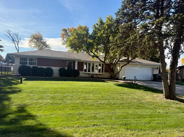 6929 157th Pl, Tinley Park, IL 60477