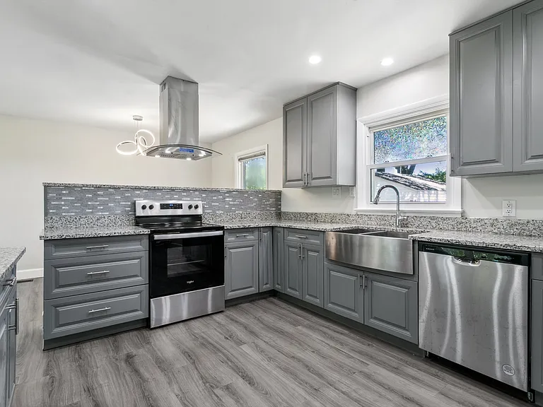 314 Martha Lee Dr — Photo 13