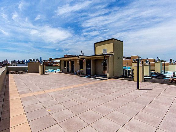 4th image of 73 Montrose Ave #6W