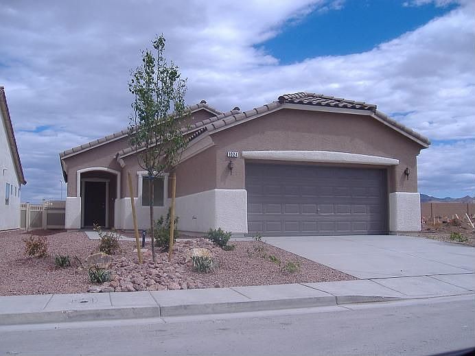 1024 Crescent Falls Street