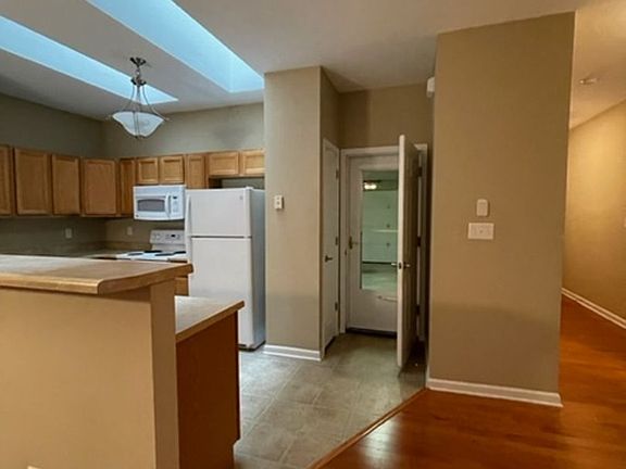4th image of 1131 Webster Groves Ln