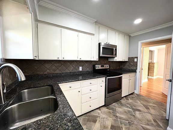 5th image of 9420 Green Terrace Dr