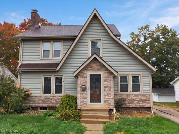 113 Market St S, East Canton, OH 44730