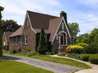 1109 W Pacific Ave, Waukegan, IL 60085