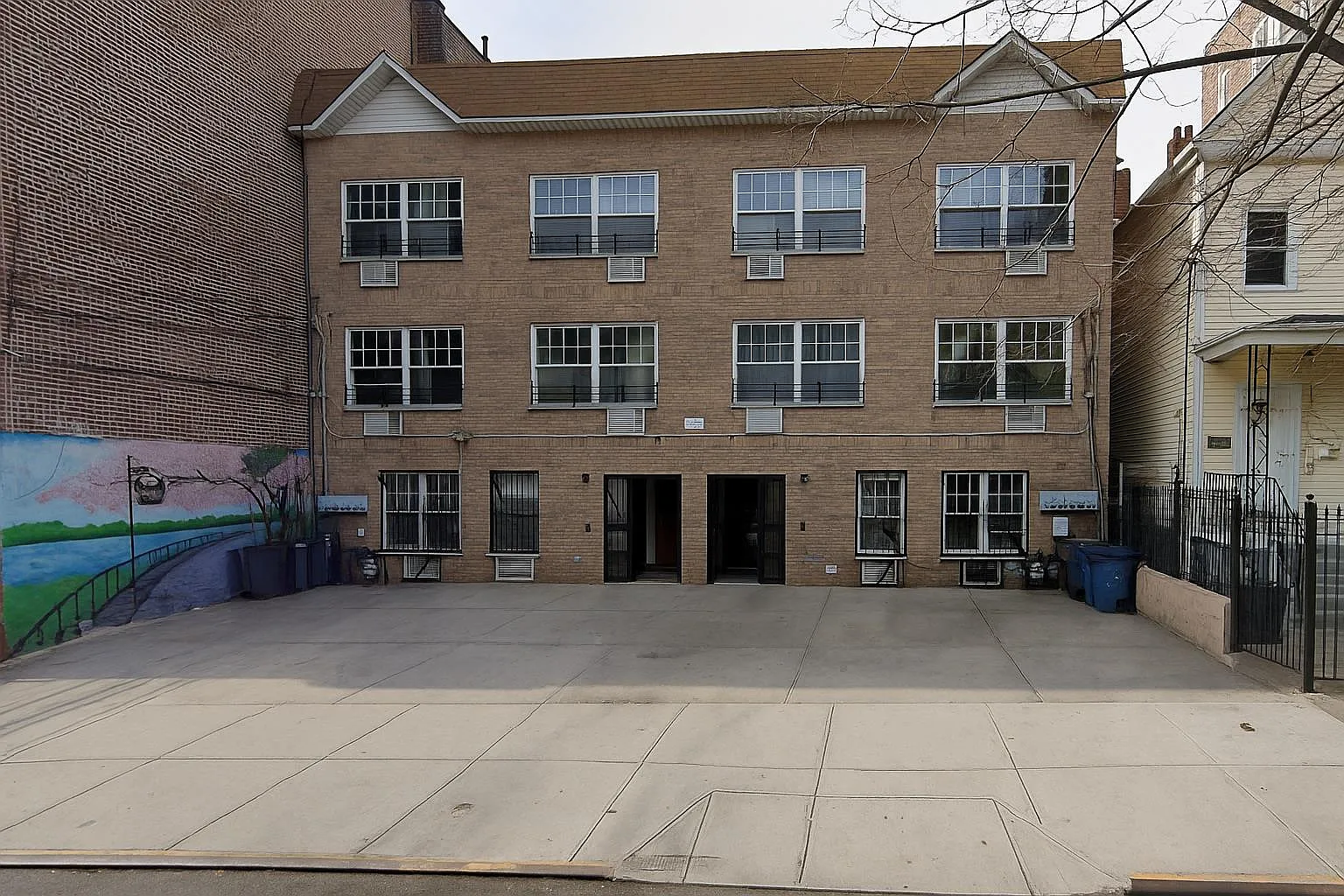 2875 Briggs Avenue photo 1