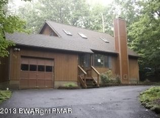 105 Sunset Ct, Milford, PA 18337