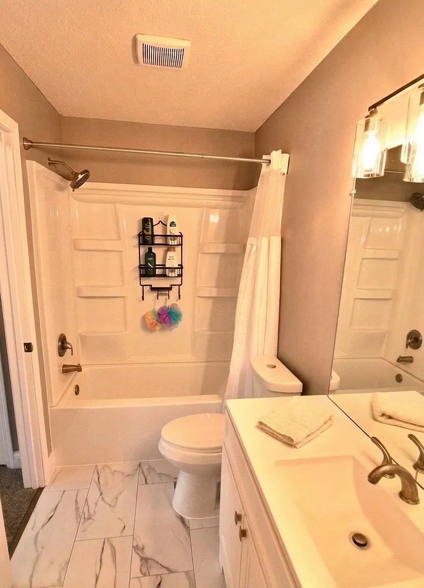 2 bed, 1.5 bath, 1429 sqft, $1,999 — Photo 4