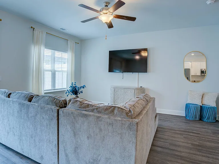 Governor Treutlen Cir — Photo 11