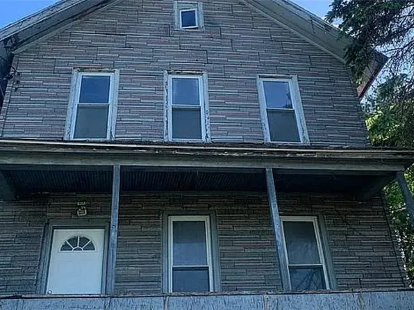 3 Race Course St, Amsterdam, NY 12010