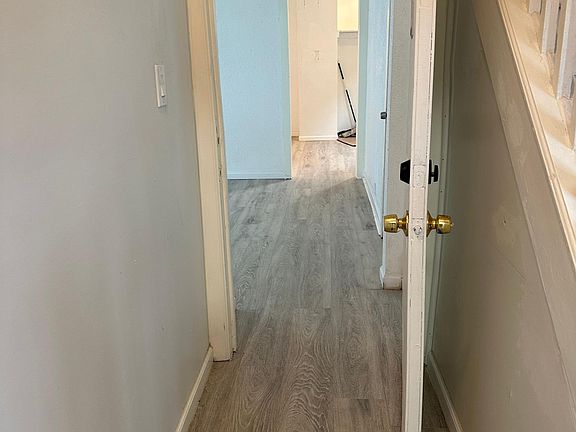 3rd image of 138 Humber Ave #1