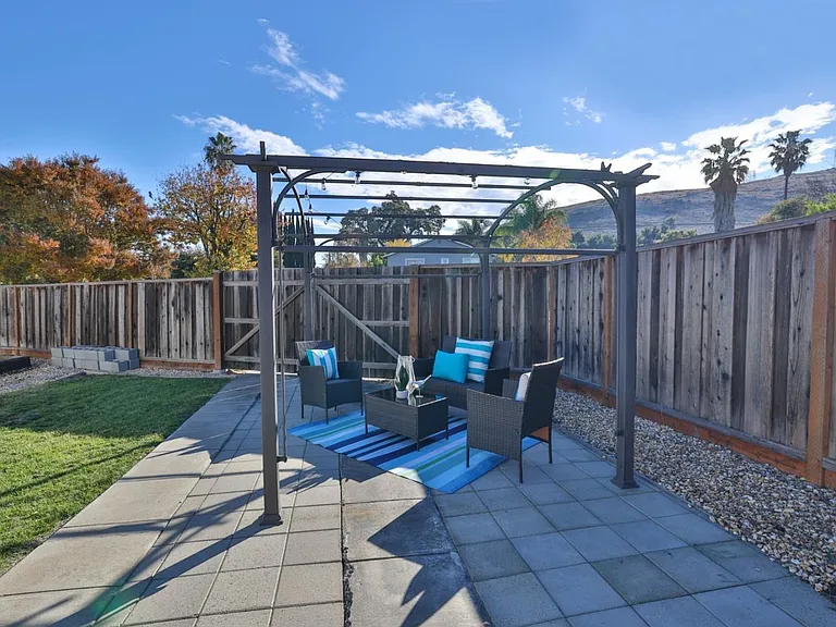 310 Curie Dr — Photo 10