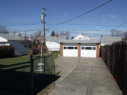 3rd image of 3800 Lincoln Ave