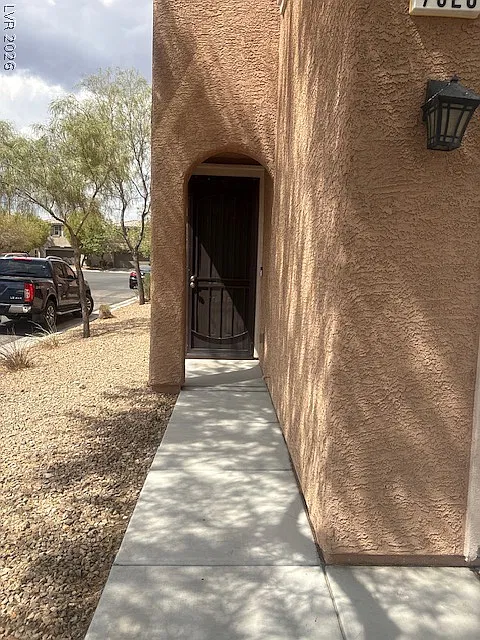 3 bed, 2.5 bath, 1840 sqft, $1,895 — Photo 3