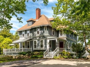 16 Smiths Point Rd, Manchester, MA 01944