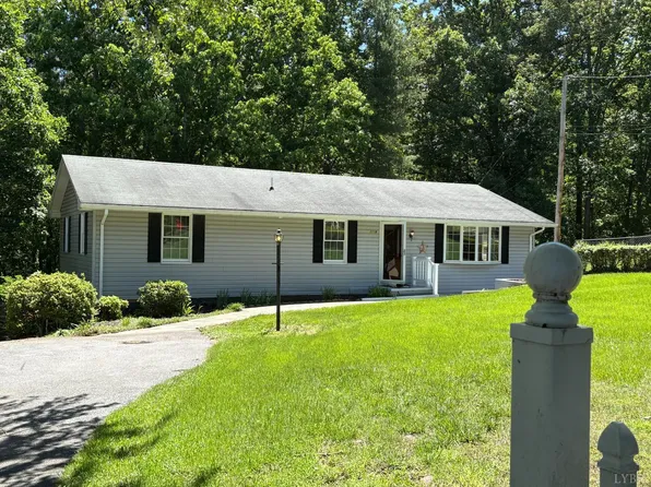 1118 Galax St, Bedford, VA 24523