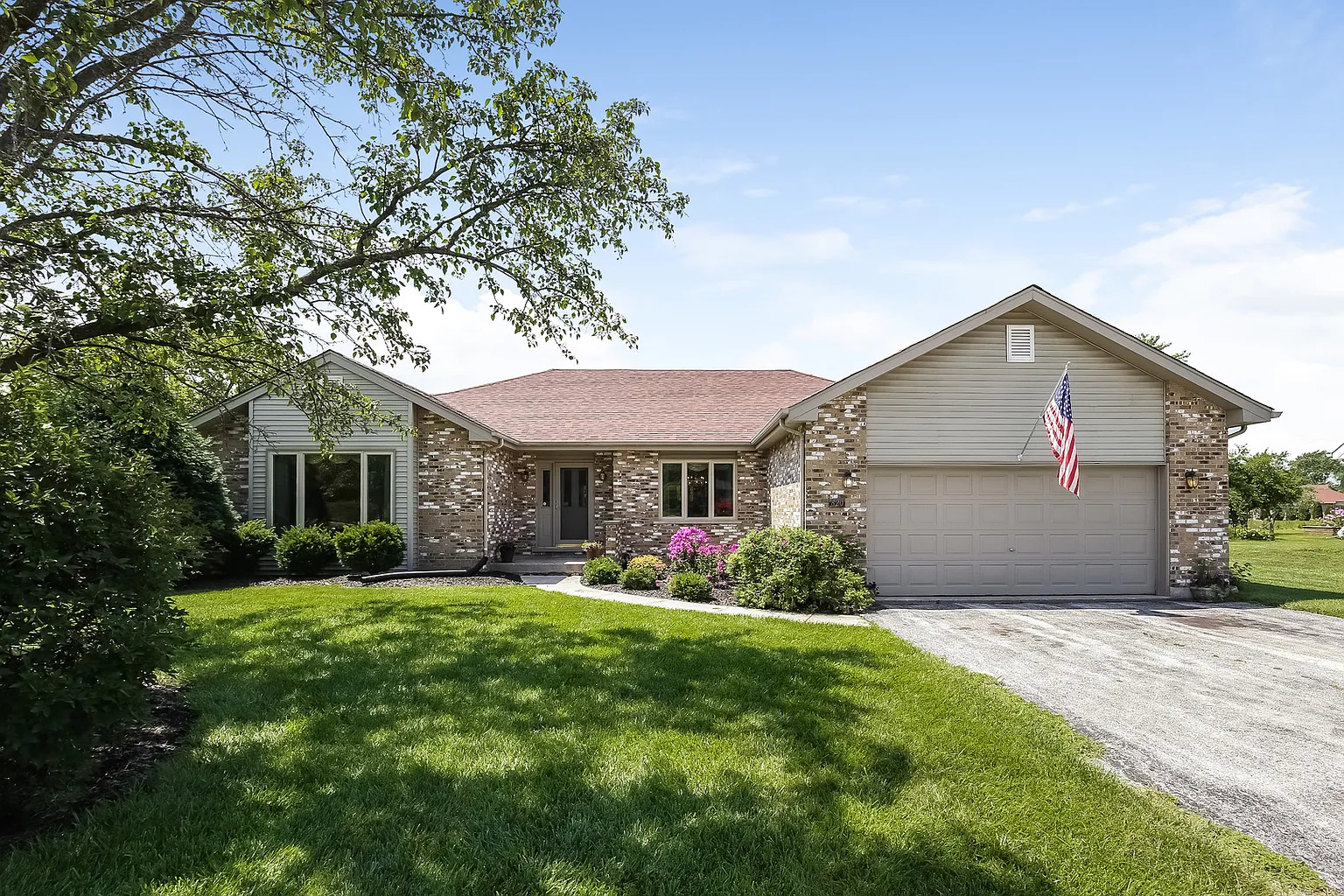 820 Saint Andrews Dr photo 1
