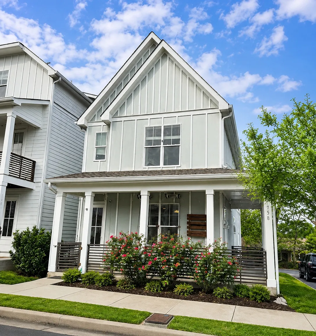 2 bed, 2.5 bath, 1448 sqft, $2,500 — Photo 1