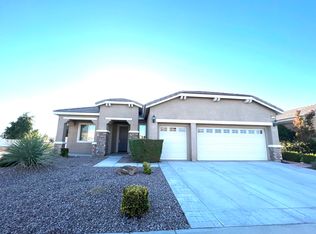 10440 Lakeshore Dr, Apple Valley, CA 92308