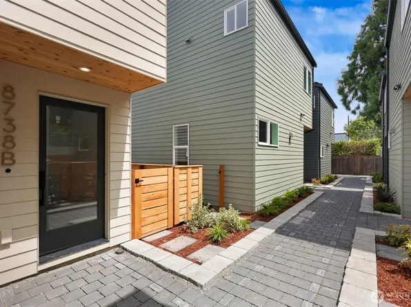 8734 13th Avenue NW, Seattle, WA 98117