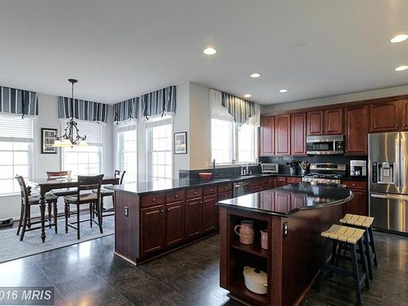 3rd image of 1218 Bear Hollow Ct
