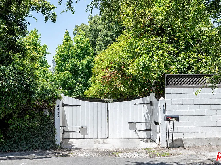 4537 Agnes Ave — Photo 39