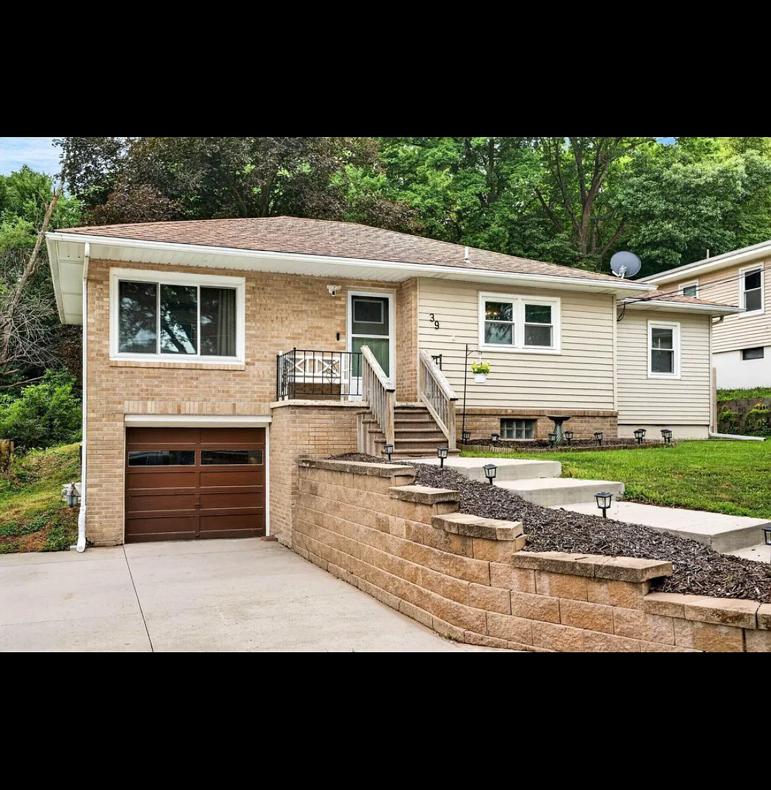 3 bed, 1356 sqft, $1,900 — Photo 1
