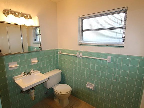 5th image of 1720 Morrill St APT 12
