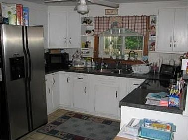 2nd image of 119 Blossom St