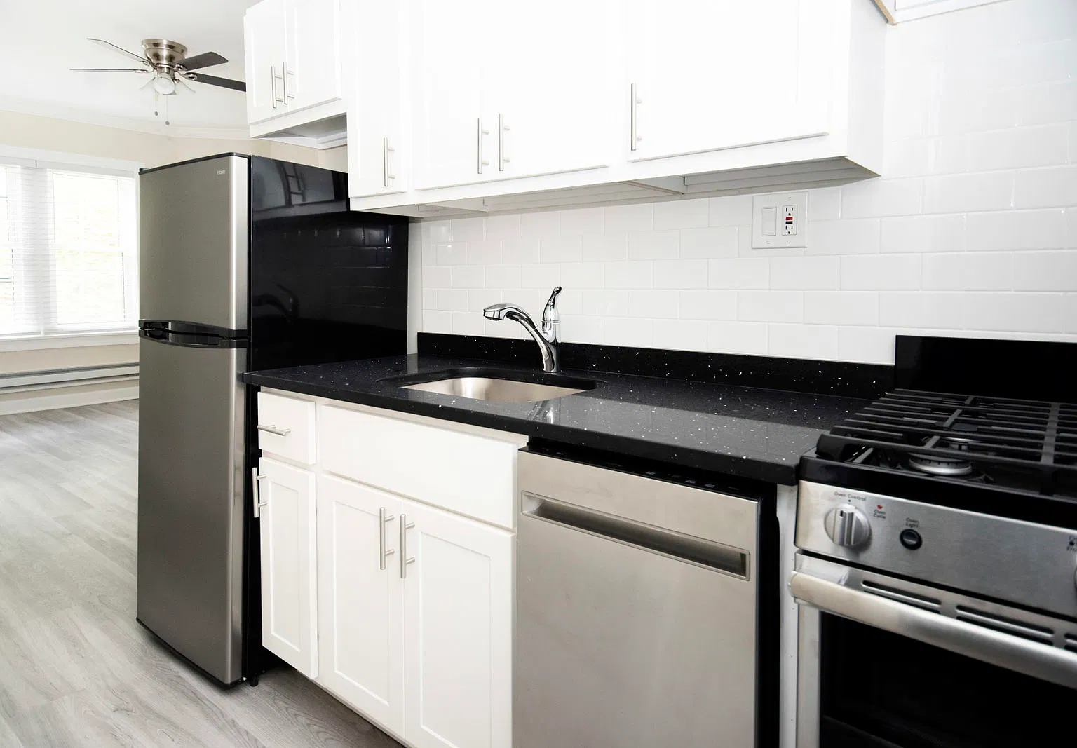 1 bed, 1.0 bath, $2,345 — Photo 3