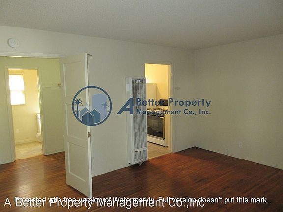 4th image of 1218 E 2nd St APT 4