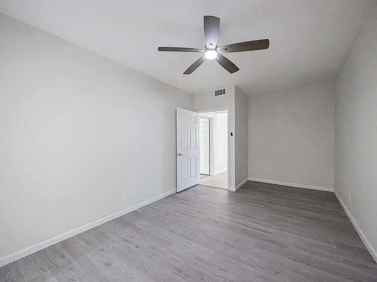 1332 E Whitton Ave — Photo 12
