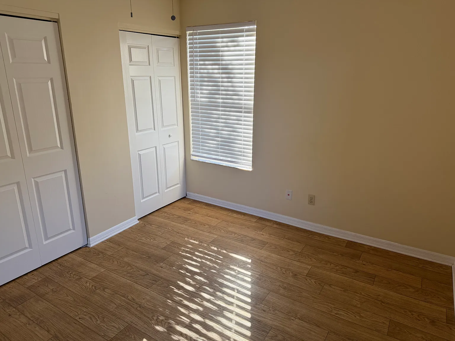 2 bed, 969 sqft, $1,700 — Photo 2