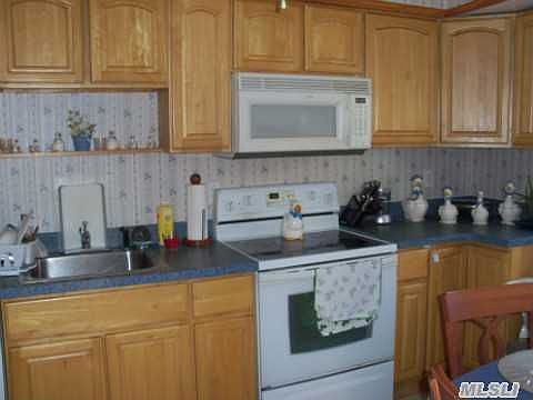 5th image of 231 Woodycrest Dr