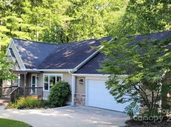 240 Christ School Rd, Arden, NC 28704