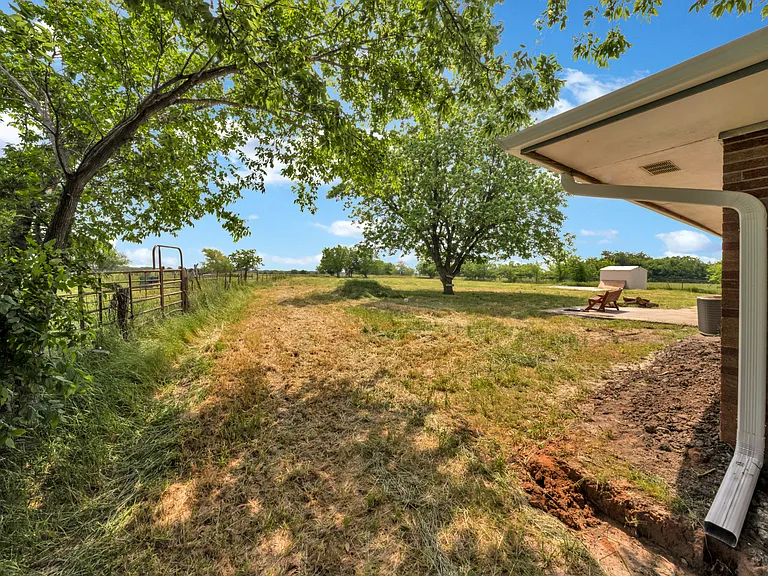9209 FM 1570 N — Photo 66