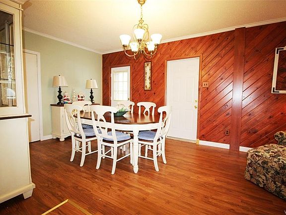 5th image of 986 Highland Ave