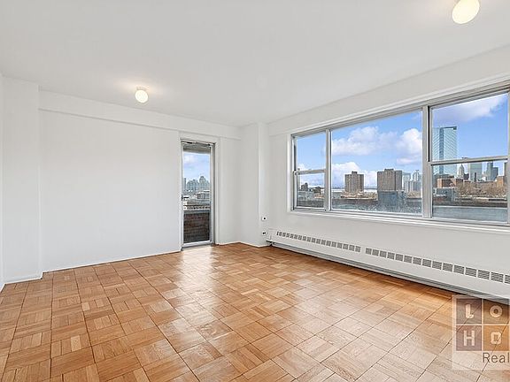 4th image of 573 Grand St APT D806