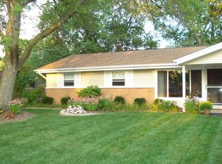 211 S Springinsguth Rd, Schaumburg, IL 60193