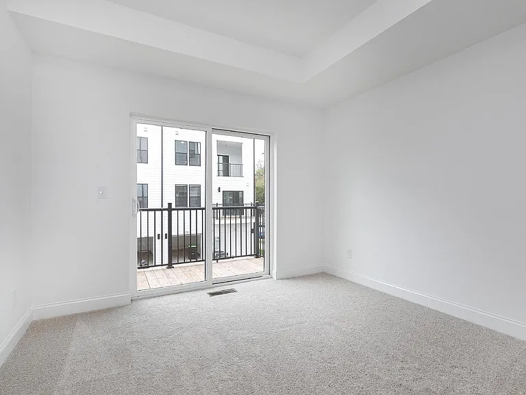 1204 S Person St #101 — Photo 15