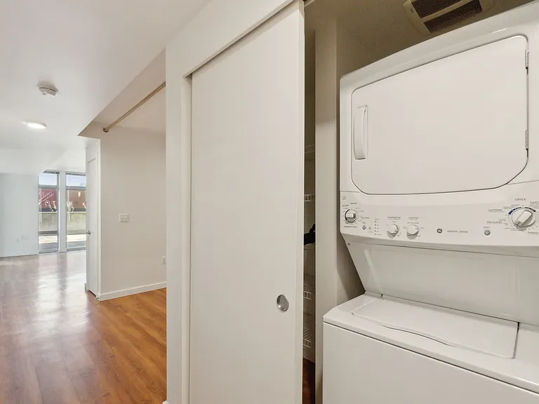 REO Flats — Photo 10