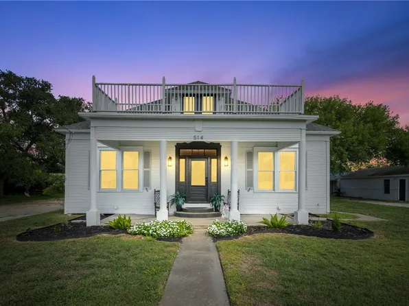 514 W 4th St, Sinton, TX 78387