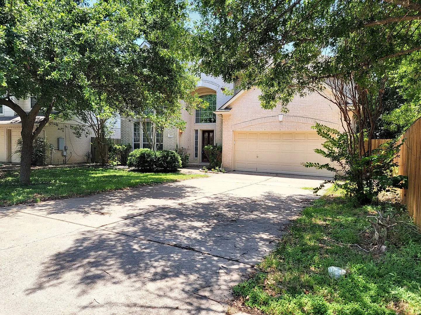 Elegant 4BR, 3BA Home with High Ceilings & Pergola | Austin, TX — Photo 2