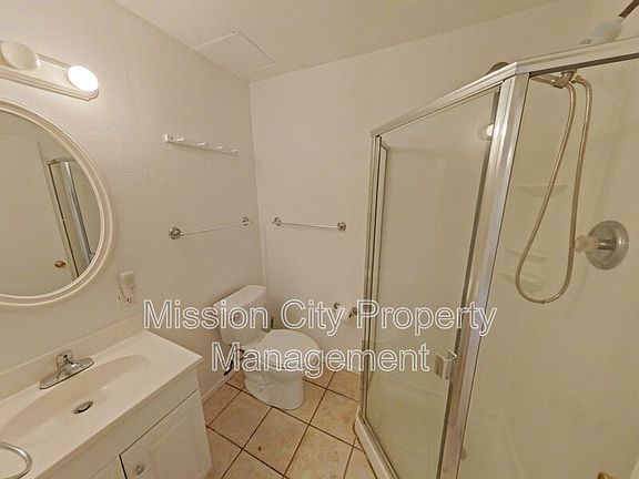 5th image of 1421 Bath St Unit D