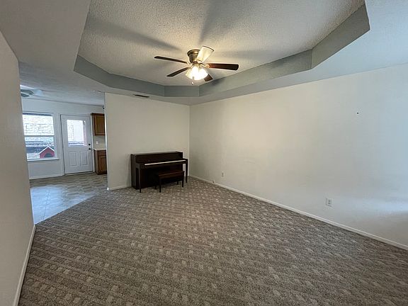 3rd image of 122 Black Forest Dr