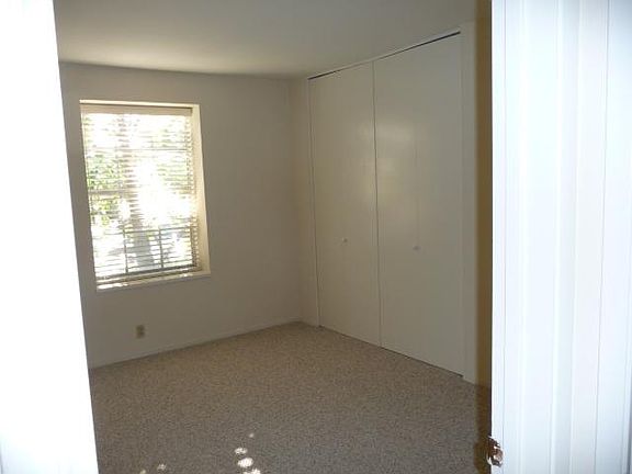 5th image of 976 Ponderosa Ave #D