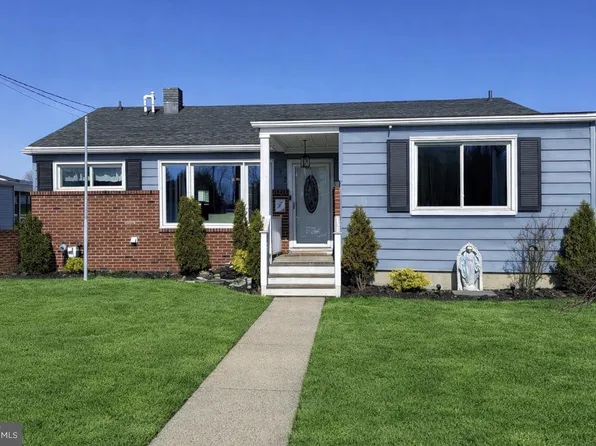 323 Mill Rd, Burlington, NJ 08016