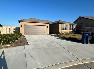 3548 Seymour St, Tulare, CA 93274