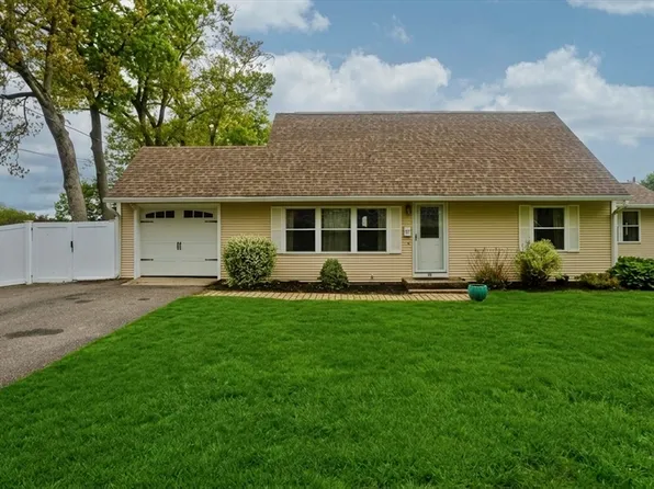 22 Audley Rd, Springfield, MA 01118