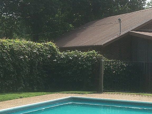 4th image of 919 Dean Dr