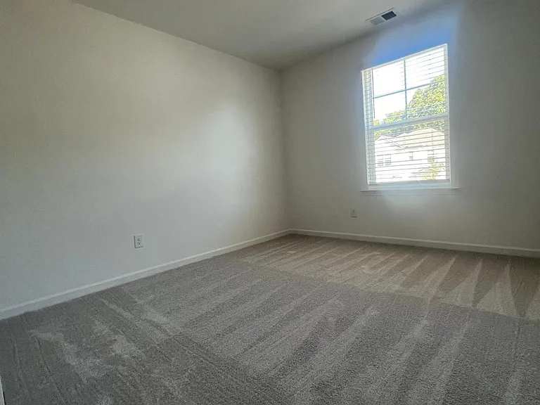 683 Evergreen Rd — Photo 17